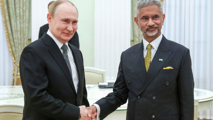 https://www.salarnews.in/public/uploads/images/newsimages/maannewsimage21082025_211623_Putin Jaishankar.jpg